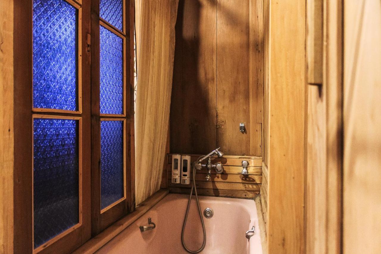 Omar Khayam Houseboat Retreat 3*