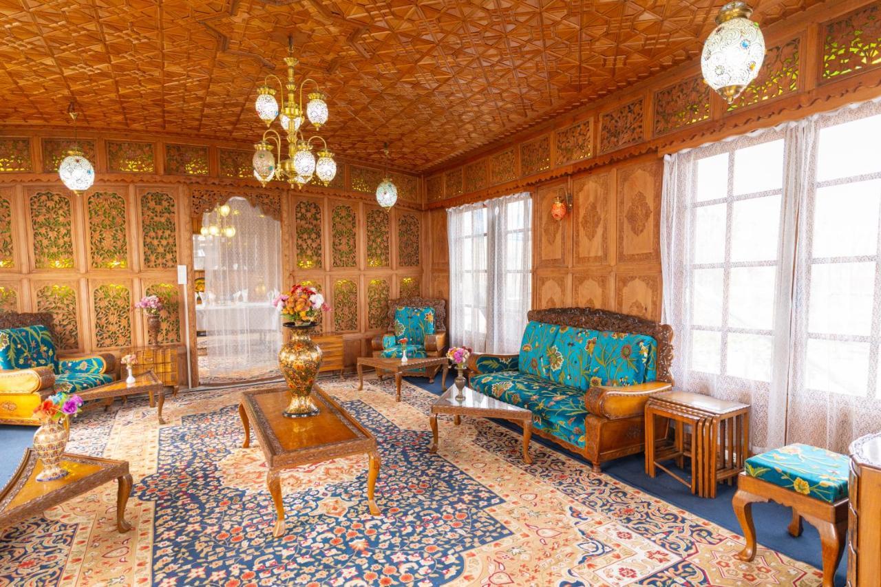 Hotel Wangnoo Heritage Houseboats 4*