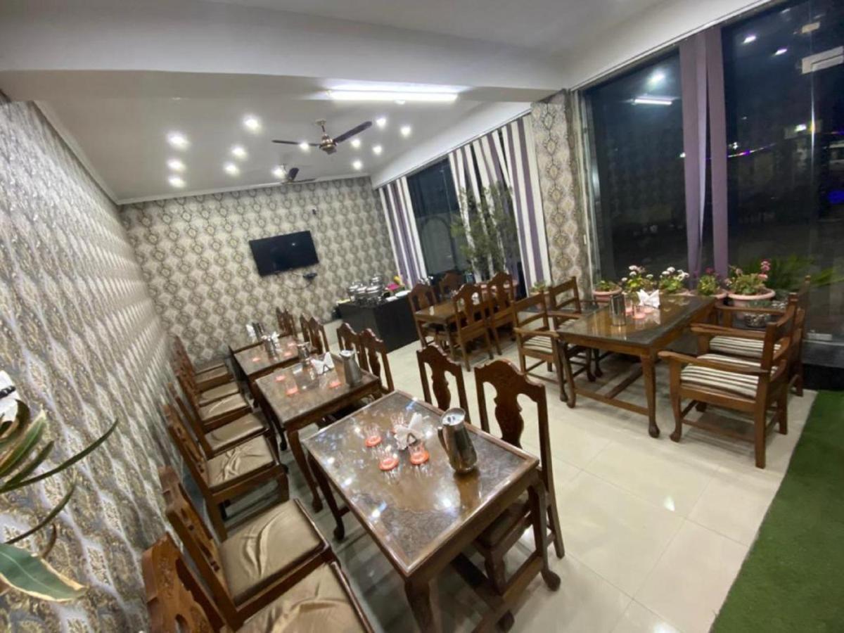 Hotel Ash Vale Srinagar (Jammu and Kashmir)