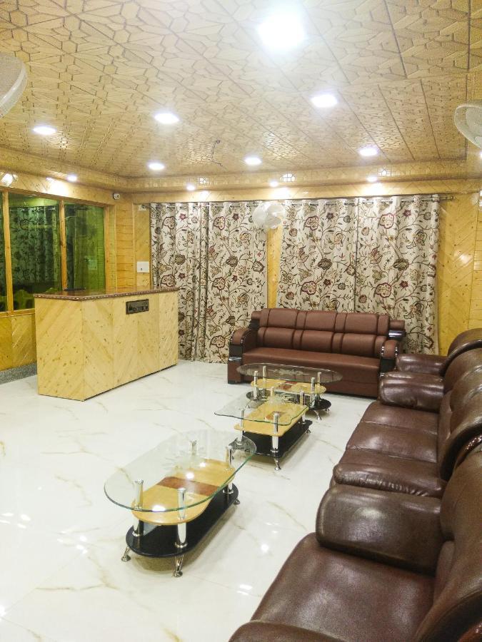Holiday Villa Hotel 3*
