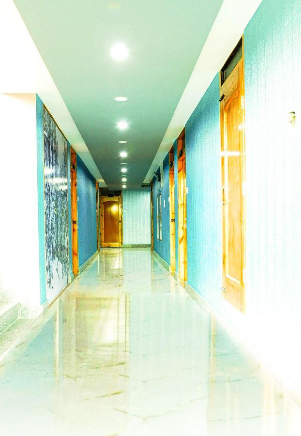 Holiday Villa Hotel