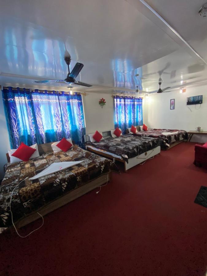 Young Mamta 3* Srinagar (Jammu and Kashmir)
