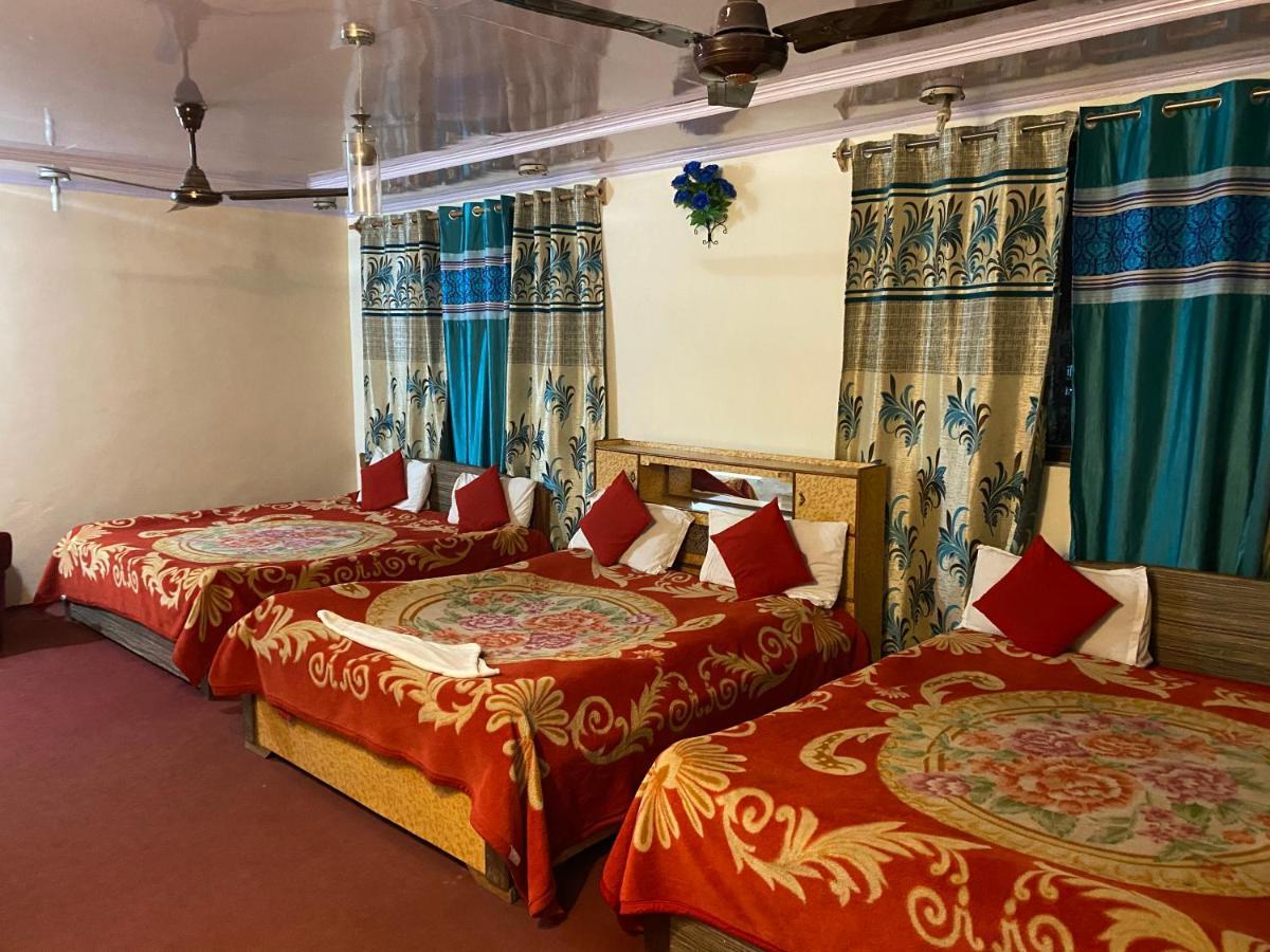Young Mamta Hotel Srinagar (Jammu and Kashmir)