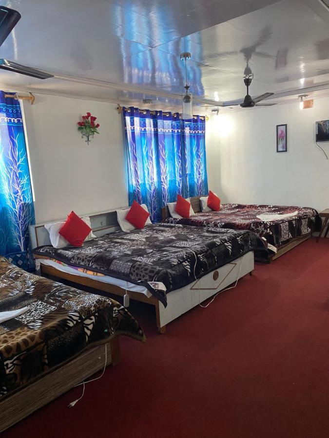 Young Mamta 3* Srinagar (Jammu and Kashmir)