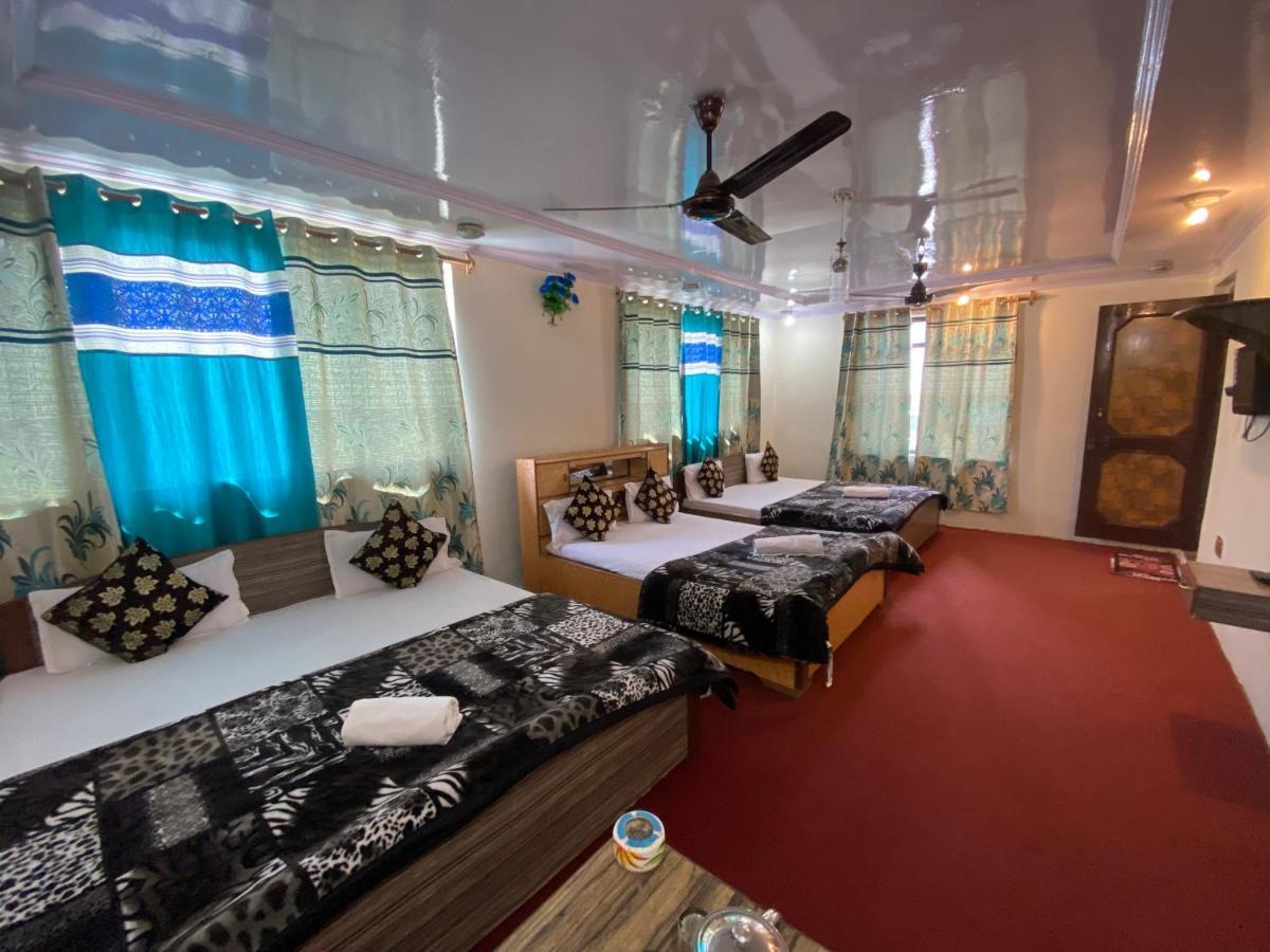 Young Mamta Hotel Srinagar (Jammu and Kashmir)