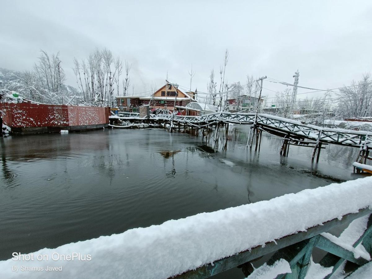 New Heaven Canal 2* Srinagar (Jammu and Kashmir)