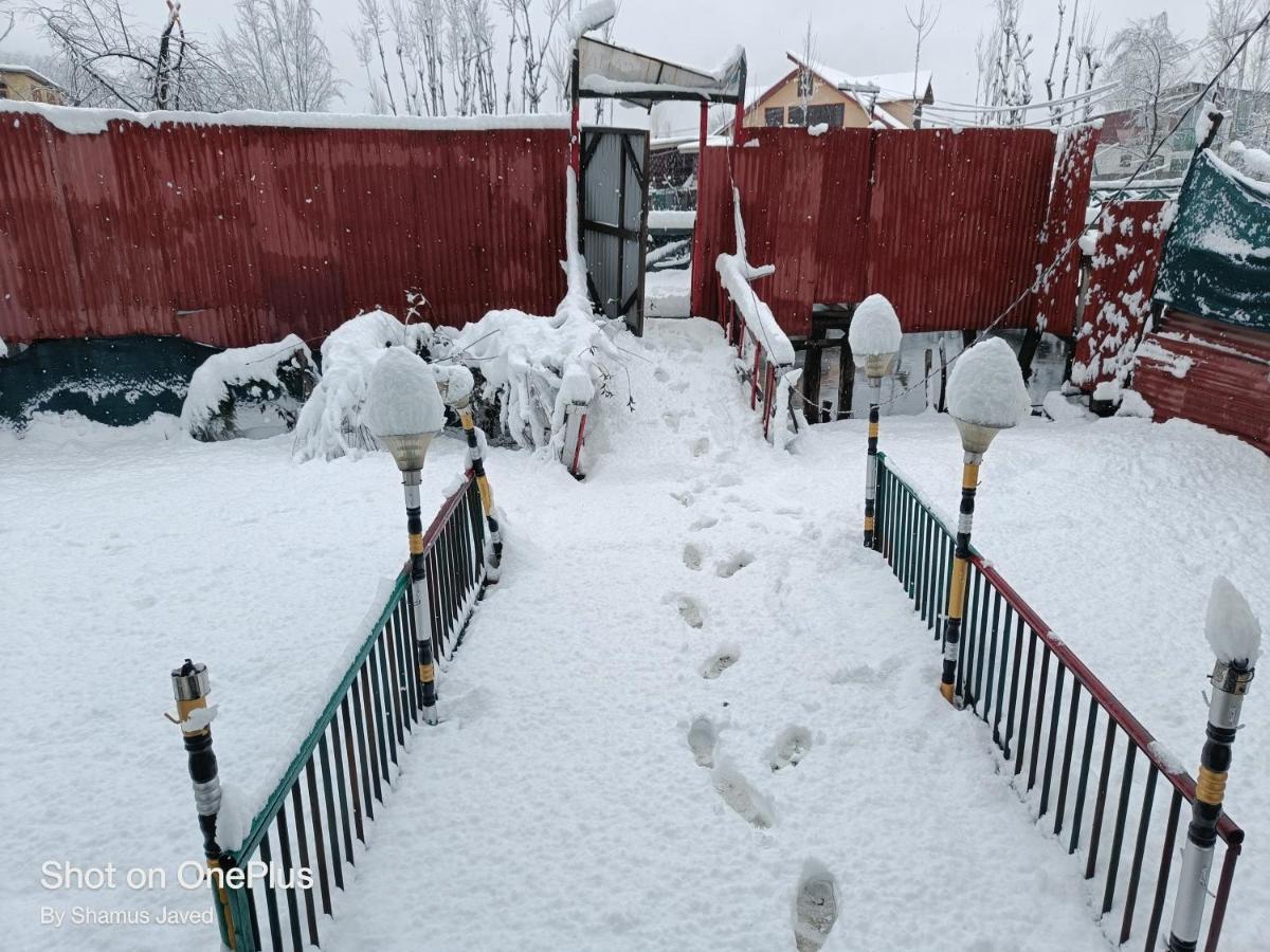 New Heaven Canal 2* Srinagar (Jammu and Kashmir)