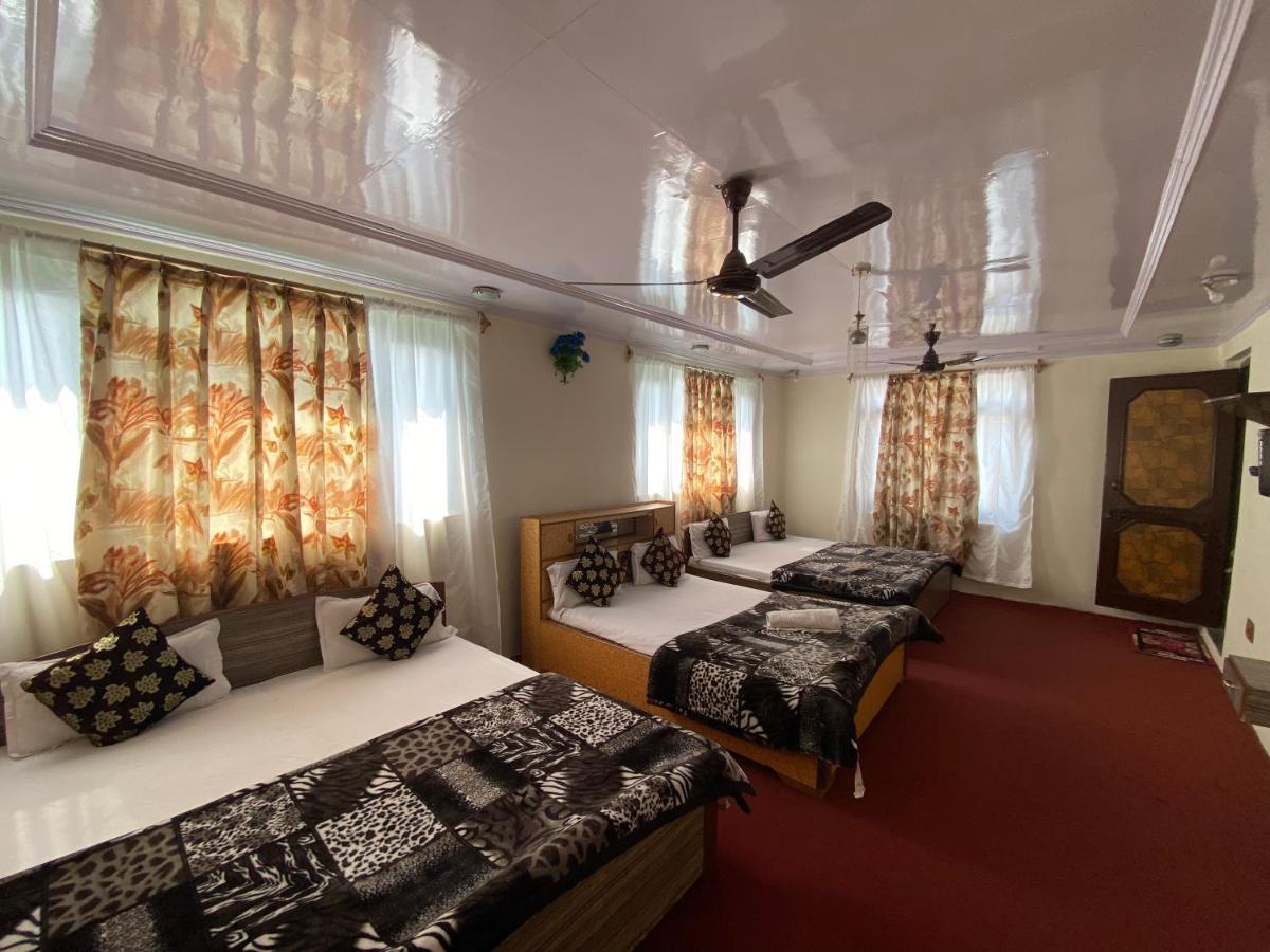 Young Mamta 3* Srinagar (Jammu and Kashmir)