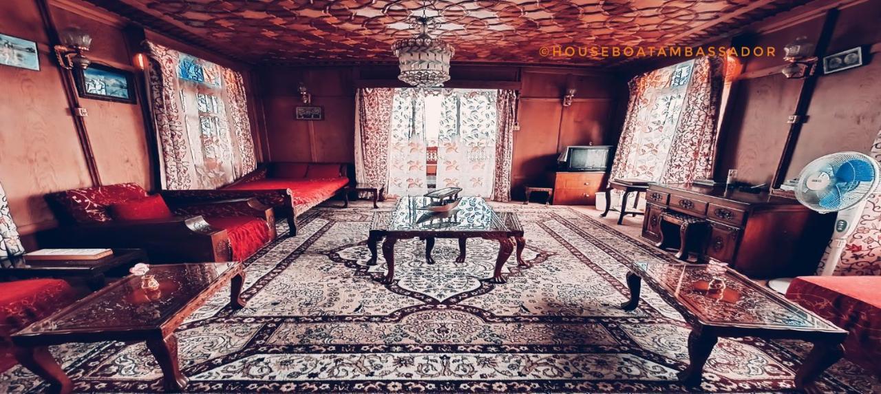 Botel Houseboat Ambassador Srinagar (Jammu and Kashmir)