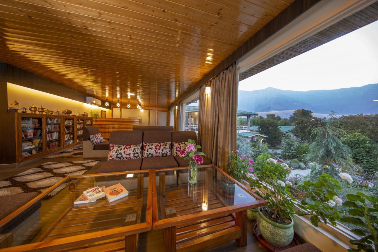 The Orchard Retreat & 5*