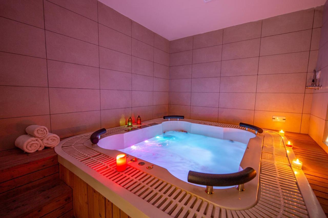 Resort The Orchard Retreat &