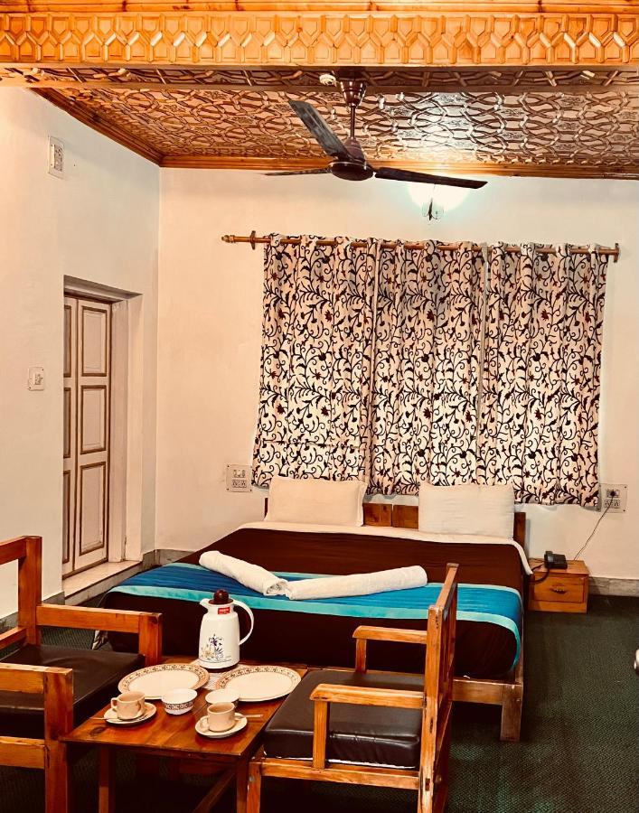 Hotel Ashai Srinagar (Jammu and Kashmir)