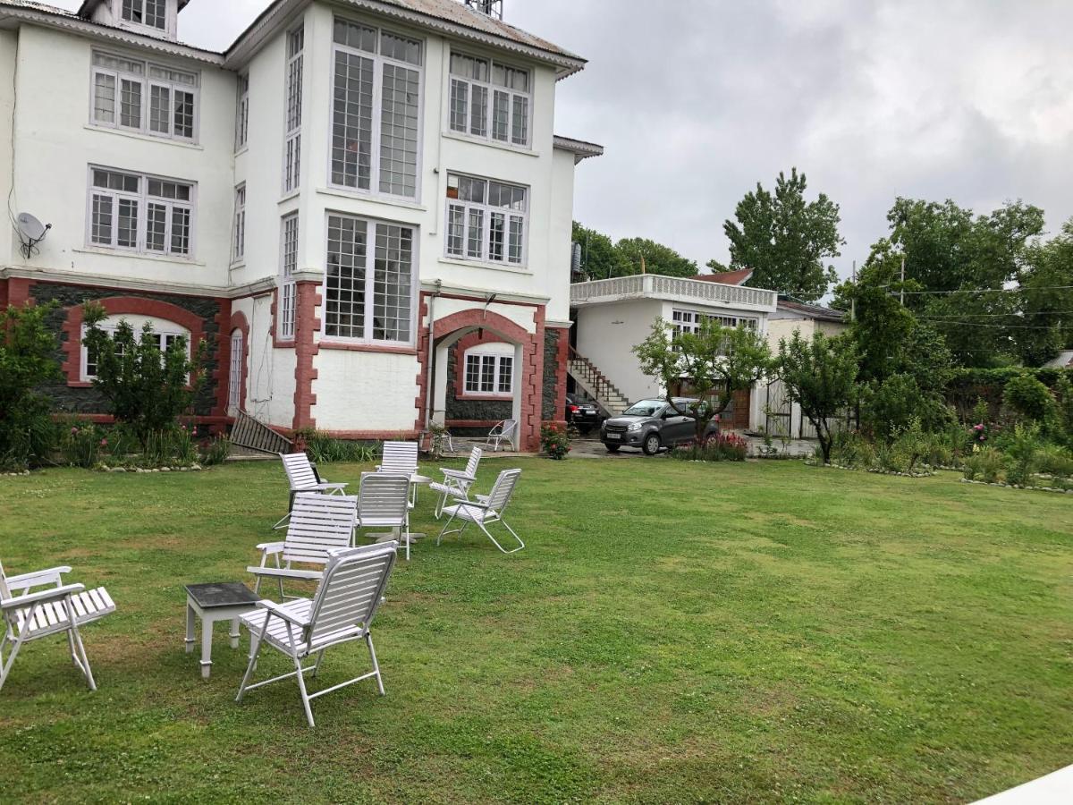 Ashai Hotel Srinagar (Jammu and Kashmir)