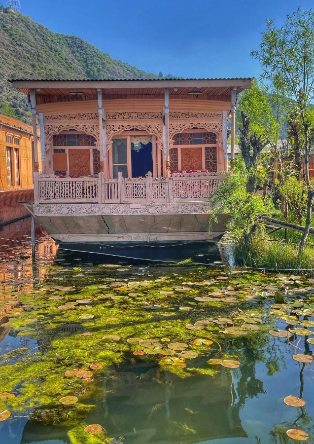 Hayat Group Of Houseboats
