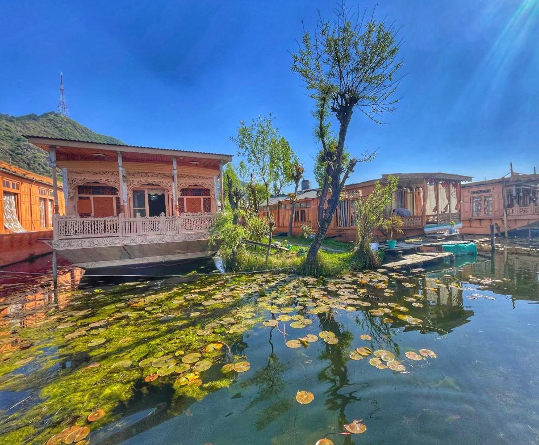 Hayat Group Of Houseboats 3* Srinagar (Jammu and Kashmir)