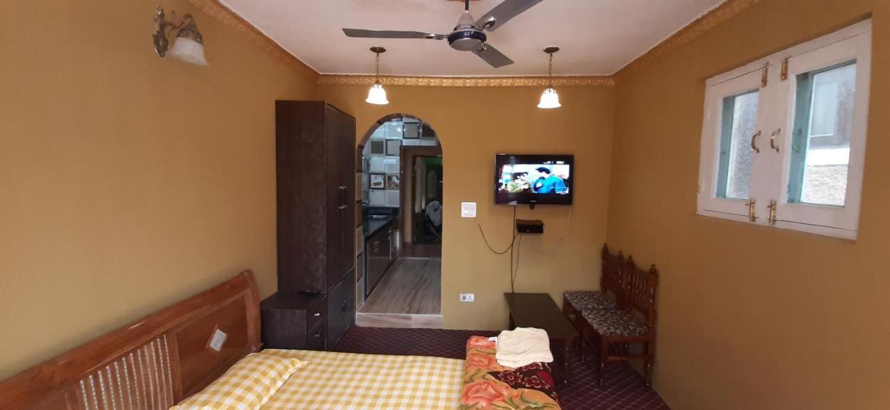 Hotel Gulistan 3*