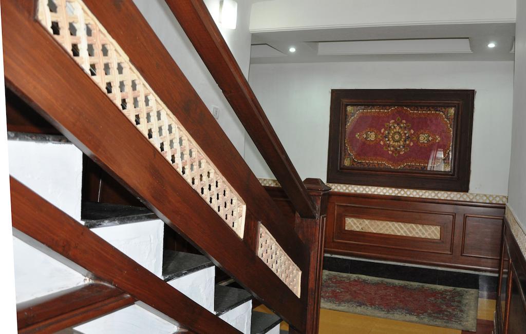Hotel Sadaf Srinagar (Jammu and Kashmir)