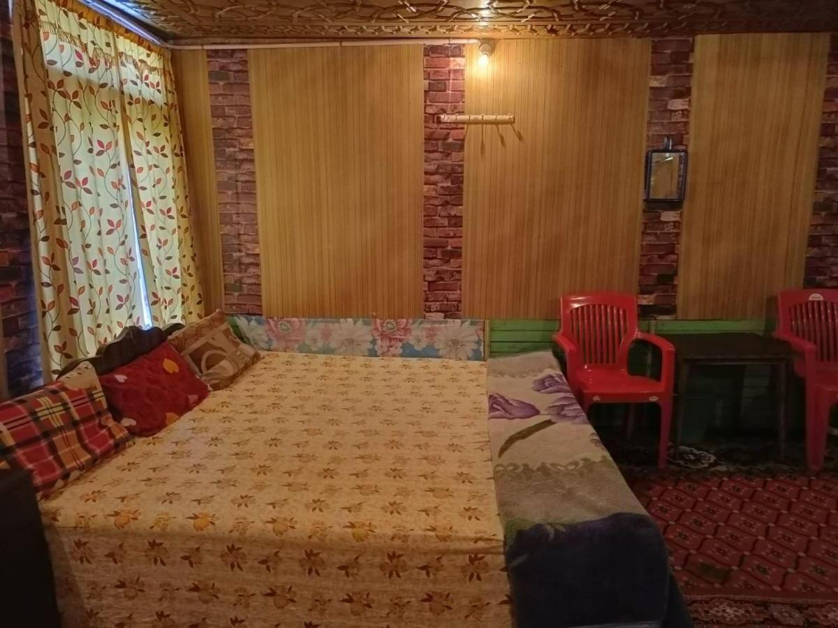 Island Homestay Srinagar (Jammu and Kashmir)