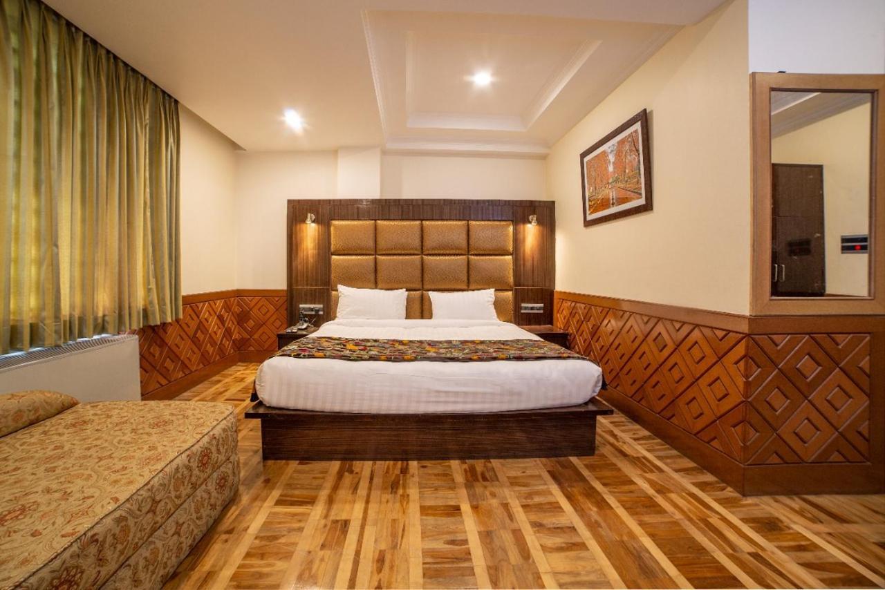 Opera 4* Srinagar (Jammu and Kashmir)