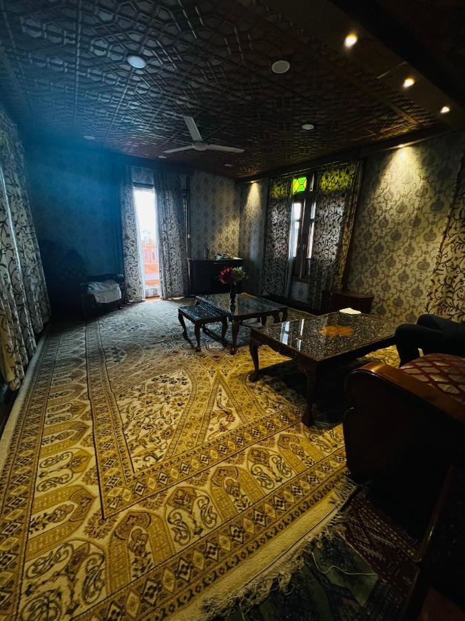Hayat Group Of Houseboats 3* Srinagar (Jammu and Kashmir)