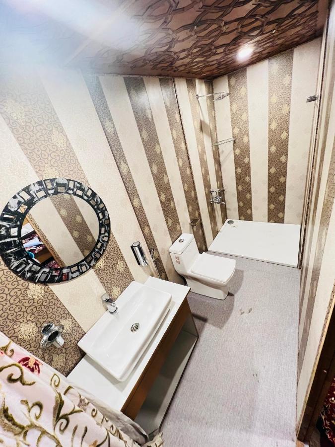 Hayat Group Of Houseboats Botel 3*