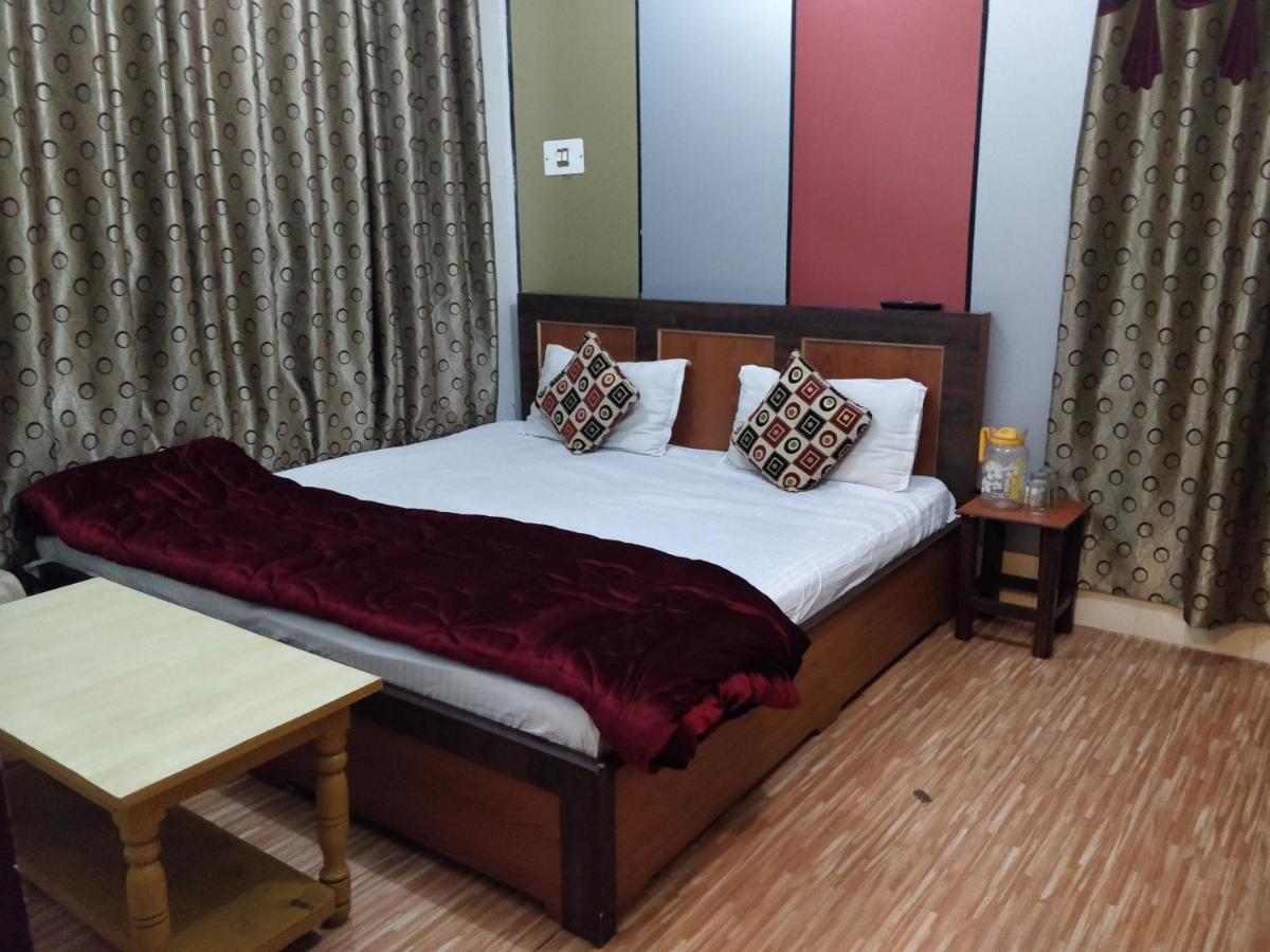 Hotel Kashmir Q Residency 2*