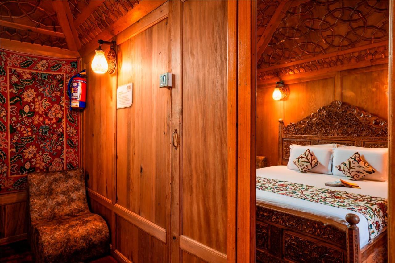 New Jacquline Heritage Houseboats Srinagar (Jammu and Kashmir)