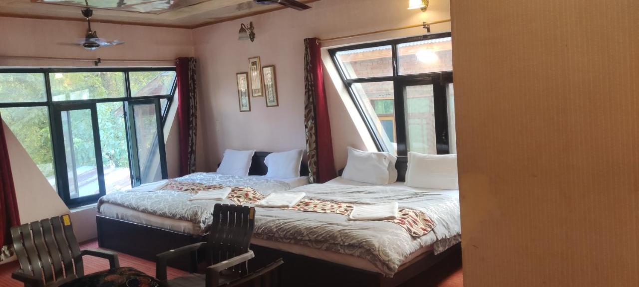 Petals Of Chinar Hospitality Homestay Srinagar (Jammu and Kashmir)