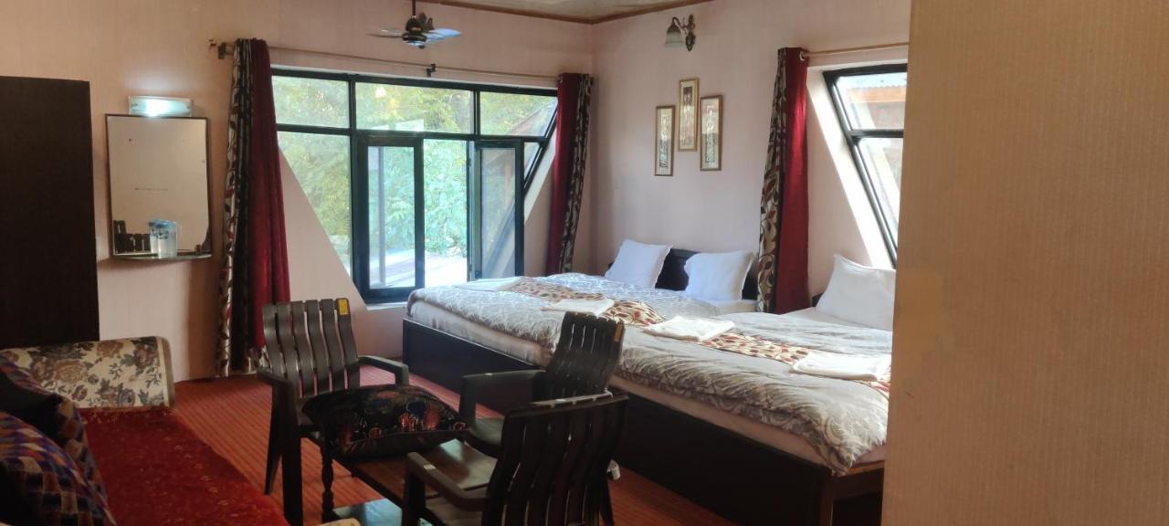 Petals Of Chinar Hospitality Homestay Srinagar (Jammu and Kashmir)
