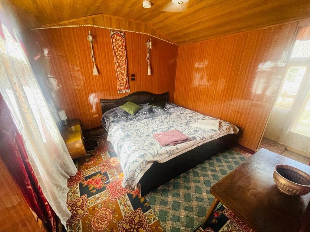 Hayat Group Of Houseboats Srinagar (Jammu and Kashmir)