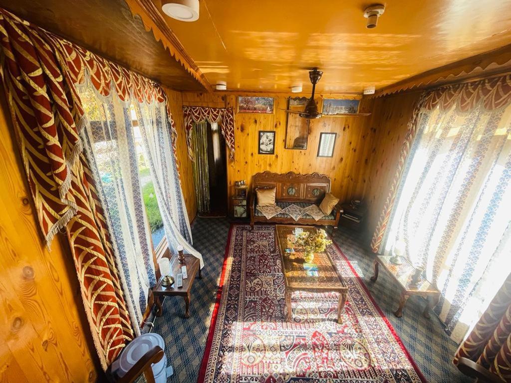 Botel Hayat Group Of Houseboats 3*