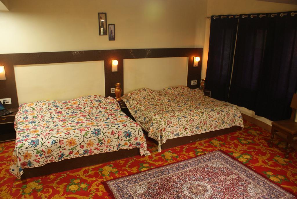 Humza Inn 2*
