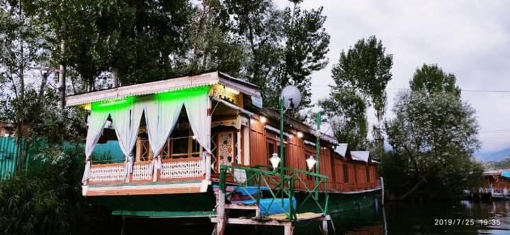 H.b.victoria Garden Bed & Breakfast Srinagar (Jammu and Kashmir)