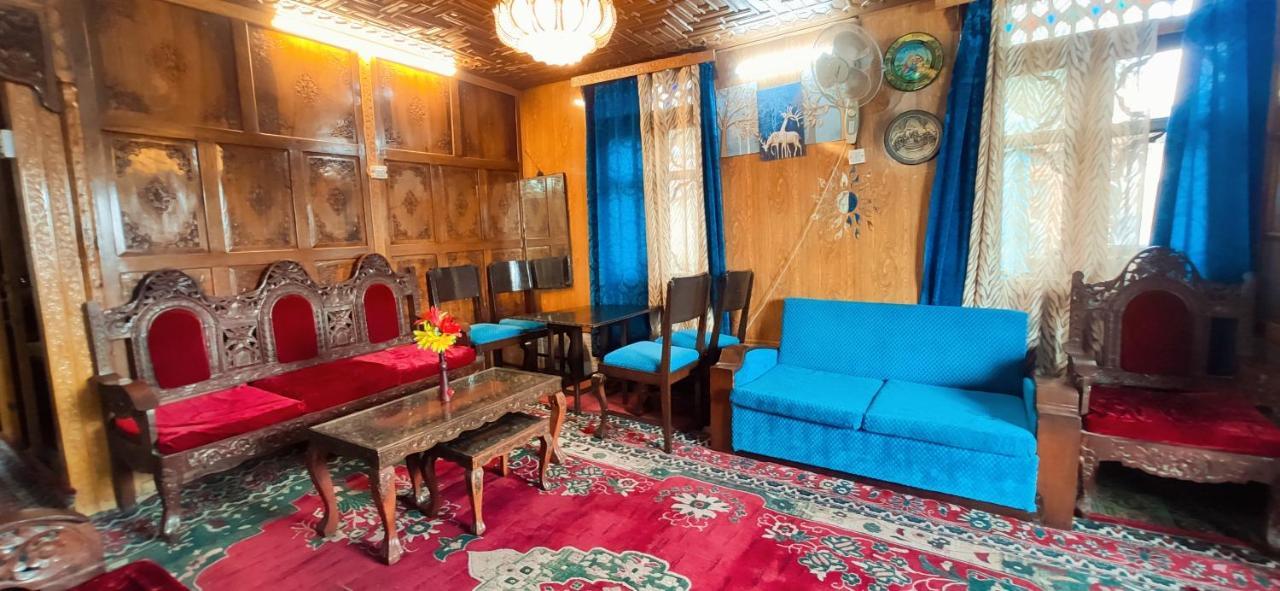Hotel New Silver Jubilee Heritage Group Of Houseboats Srinagar (Jammu and Kashmir)