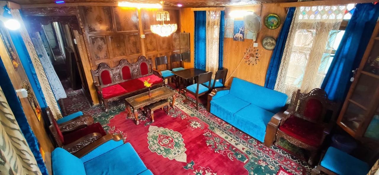 New Silver Jubilee Heritage Group Of Houseboats 3*