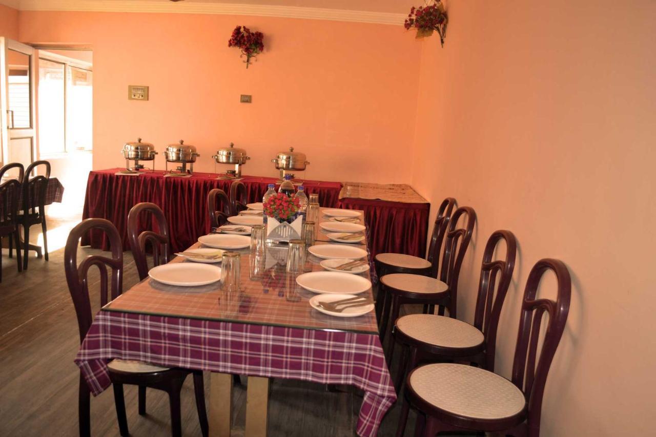 Hotel Al Azrah Srinagar (Jammu and Kashmir)