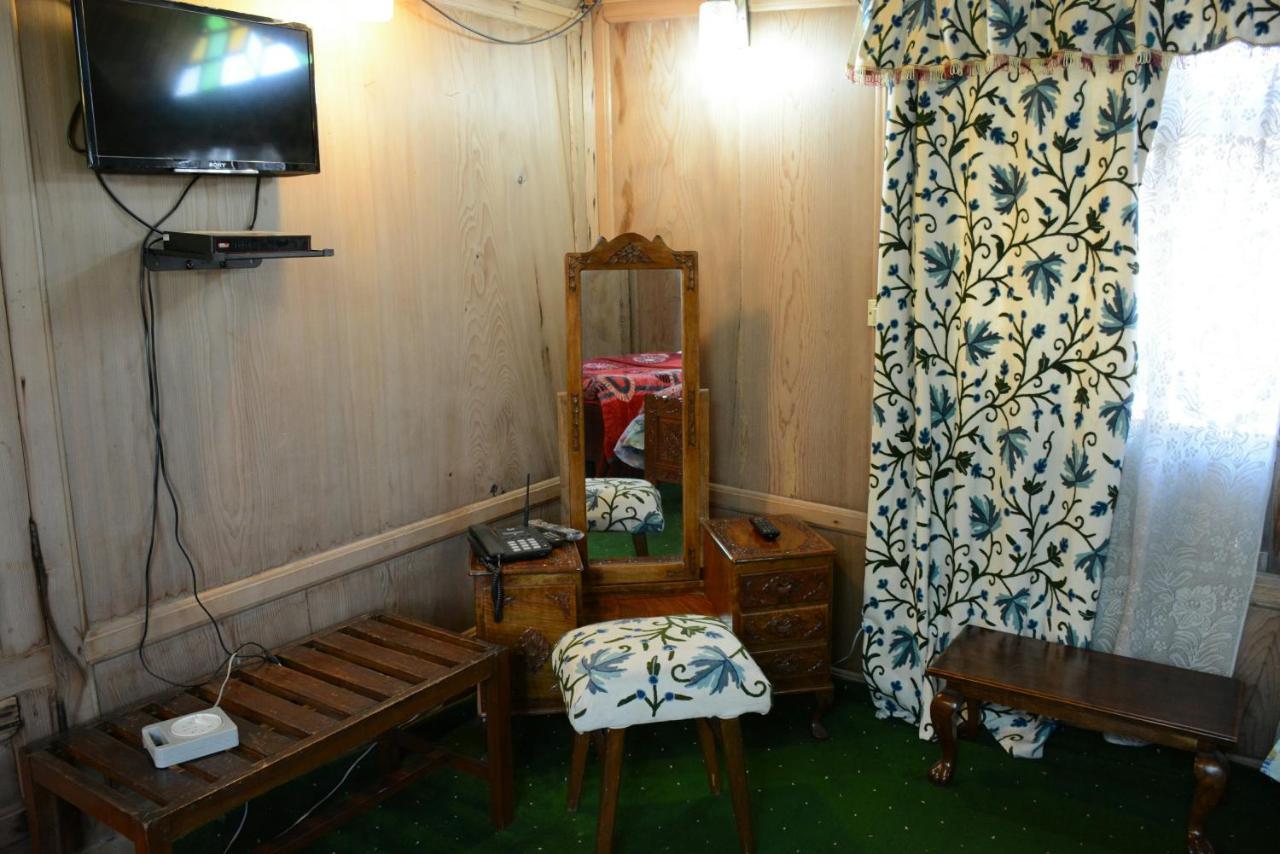 Hotel Houseboat Zaindari Palace