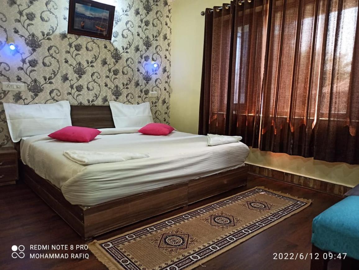 Curio's Seasons 3* Srinagar (Jammu and Kashmir)