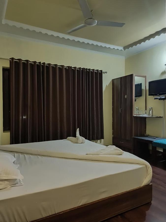 Curio's Seasons Hotel