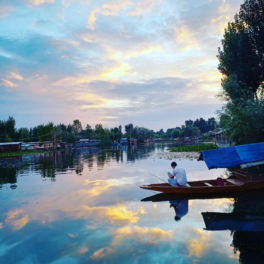 H.b.victoria Garden Srinagar (Jammu and Kashmir)
