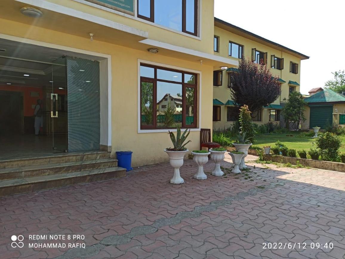 Curio's Seasons 3* Srinagar (Jammu and Kashmir)