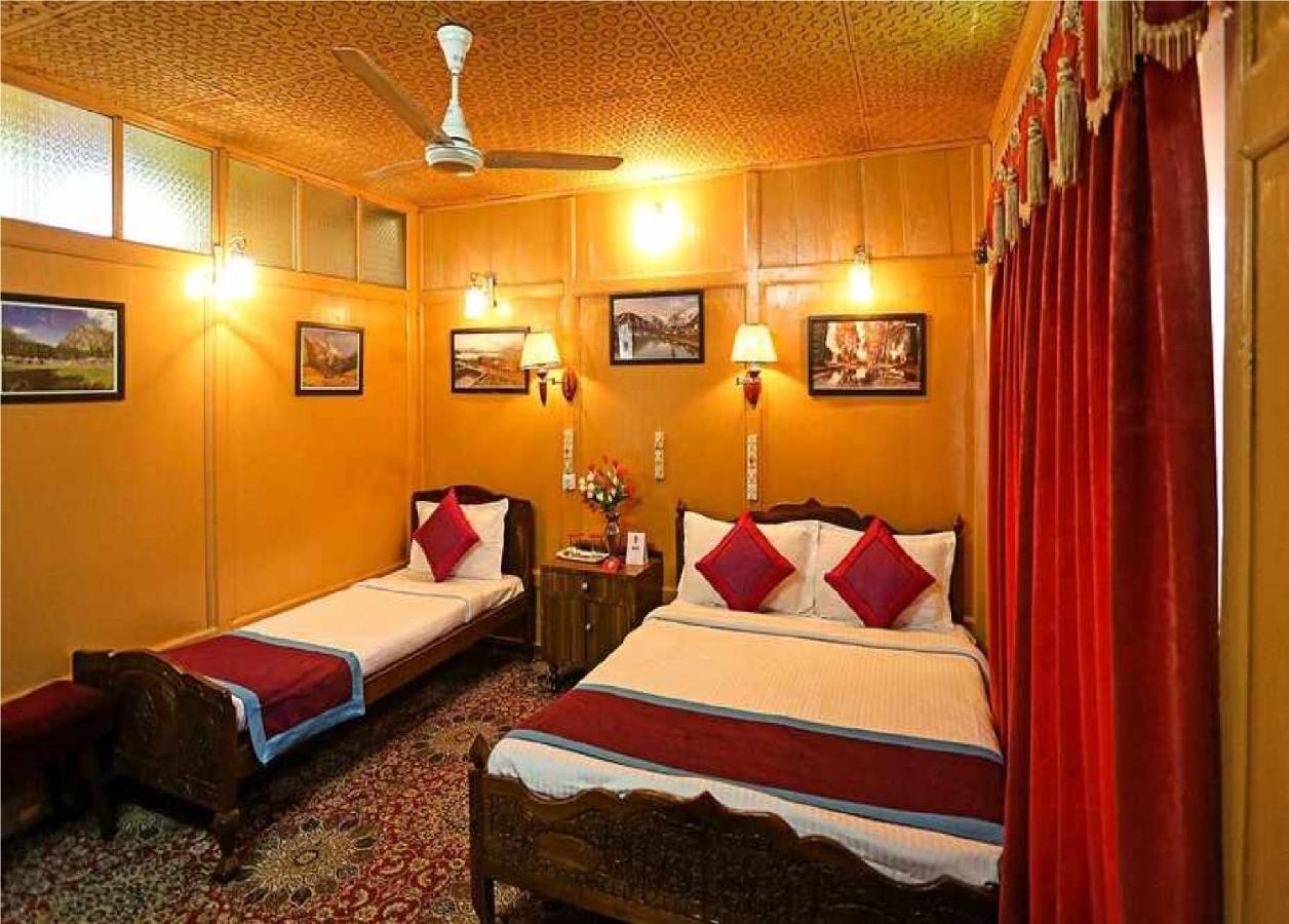 Calm Holiday Hotel