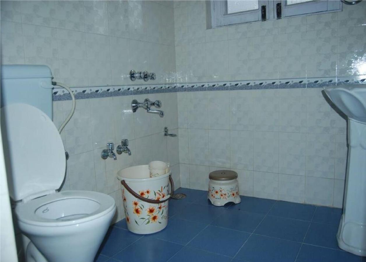 Calm Holiday Hotel