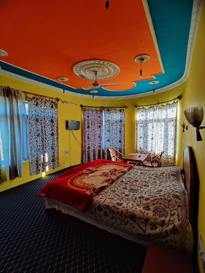 Calm Holiday Hotel