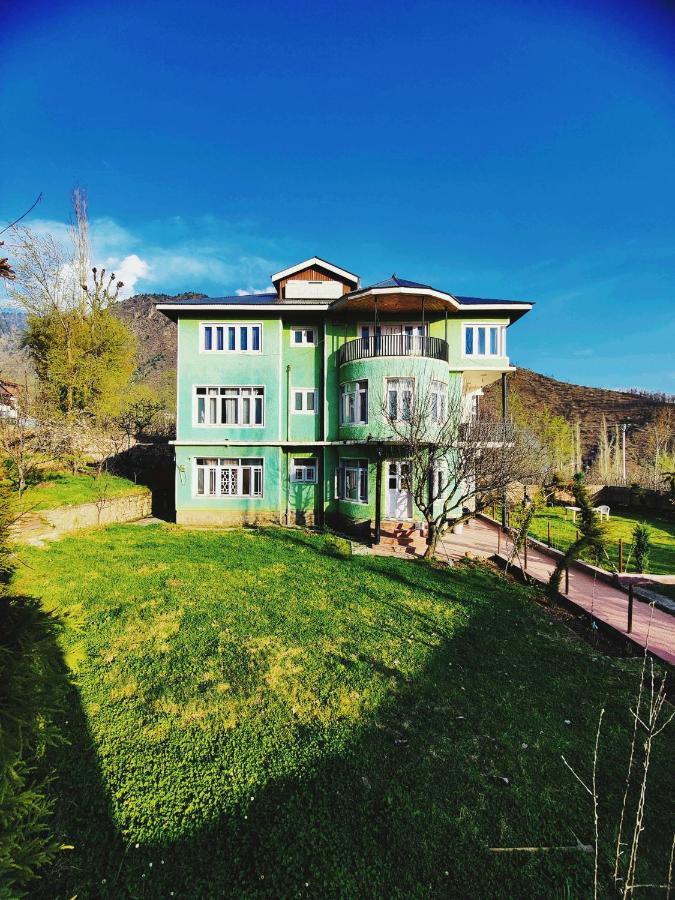 Calm Holiday Hotel Srinagar (Jammu and Kashmir)