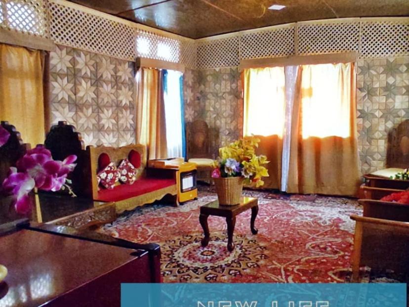 Botel Hayat Group Of Houseboats Srinagar (Jammu and Kashmir)