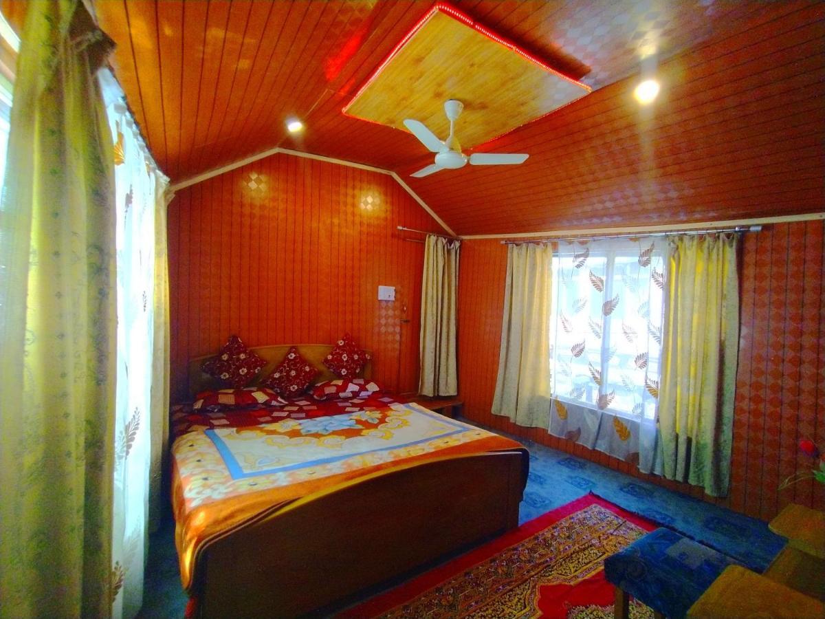 The Dreamer Destination' Houseboat 2*