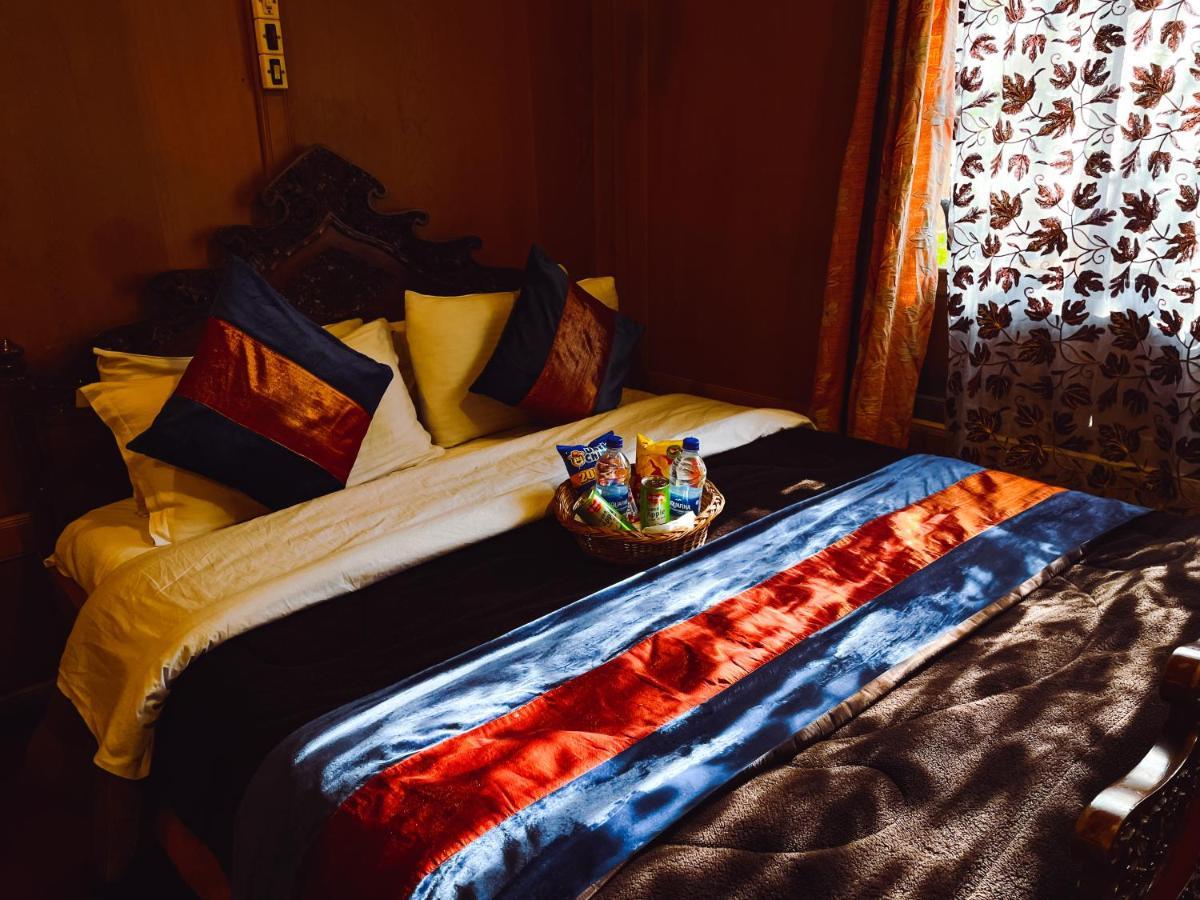 The Heritage Gemini Group Of Houseboat 3* Srinagar (Jammu and Kashmir)