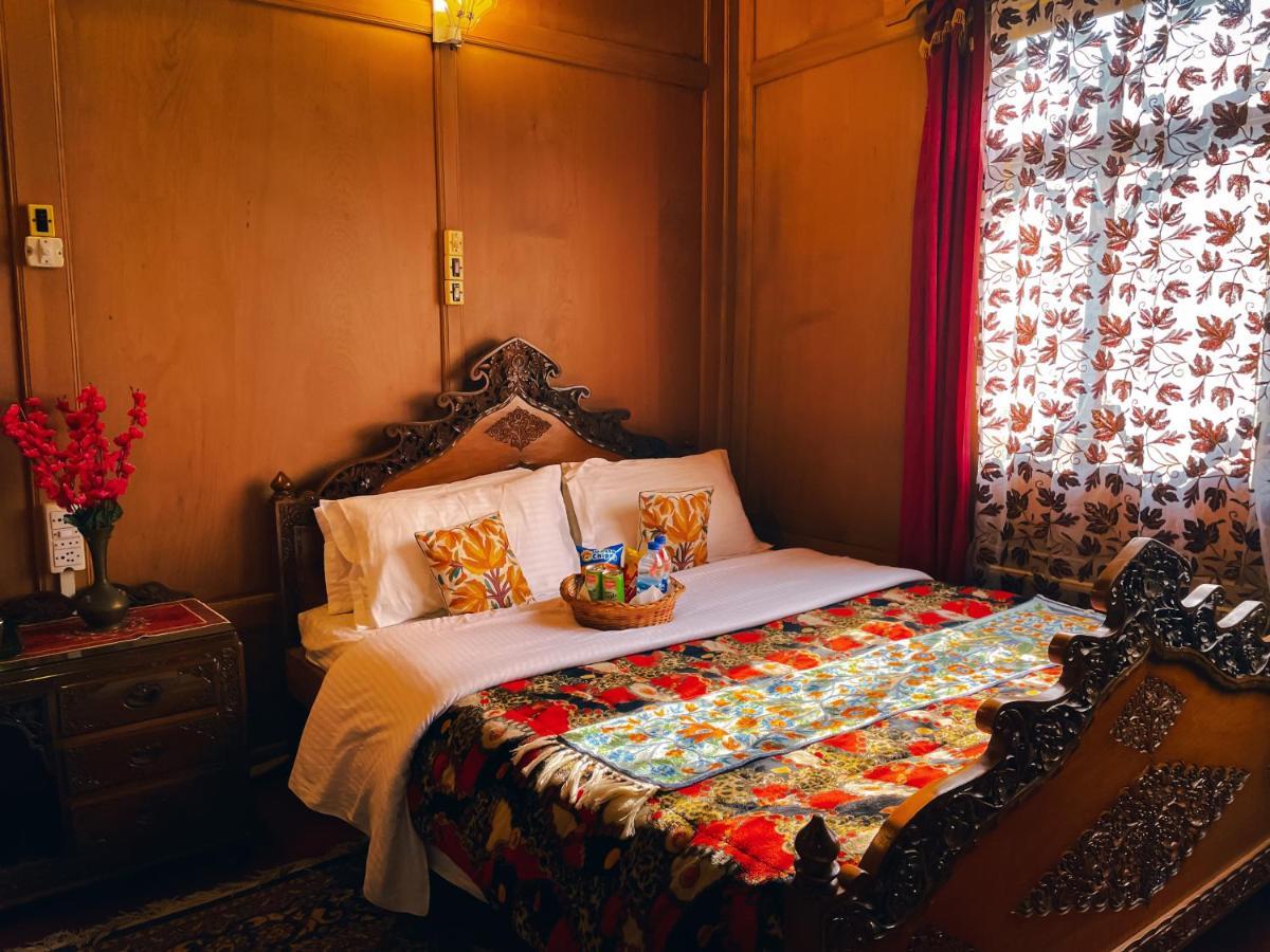 The Heritage Gemini Group Of Houseboat Hotel Srinagar (Jammu and Kashmir)