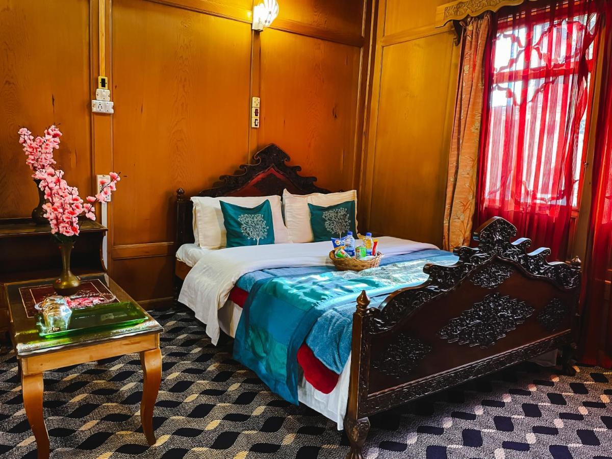 Hotel The Heritage Gemini Group Of Houseboat Srinagar (Jammu and Kashmir)